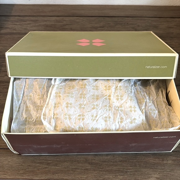 NIB [Naturalizer] Ella Dark Brown Taupe Suede Side Zip Wedge Heel Shoes Womens 9 - Picture 9 of 11